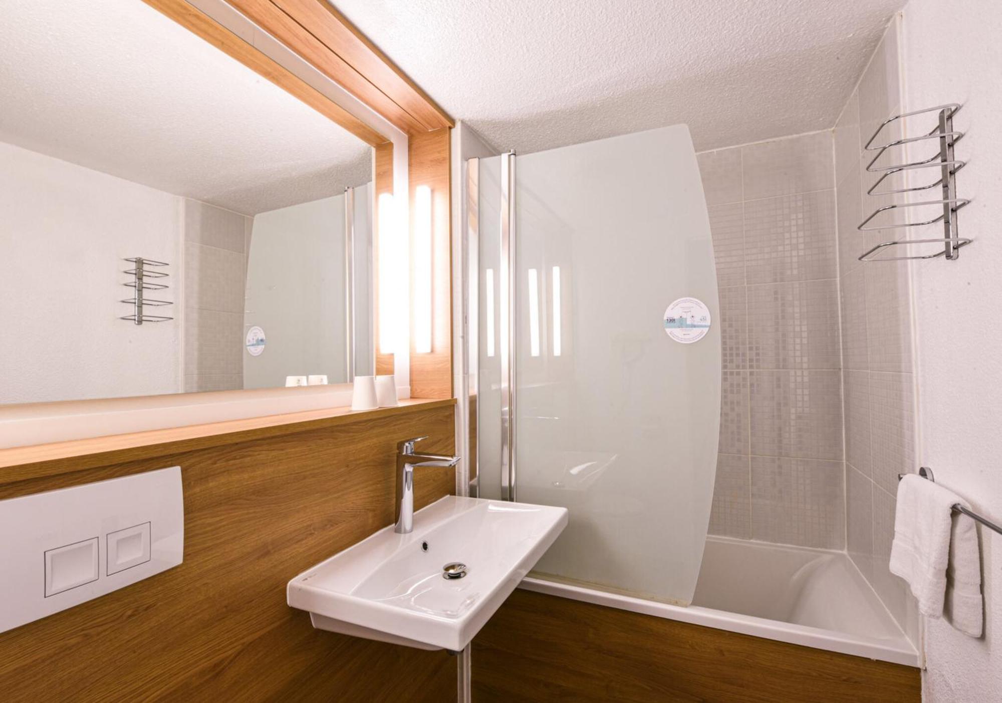 Kyriad Villeneuve Saint Georges - Hotel Renove Экстерьер фото
